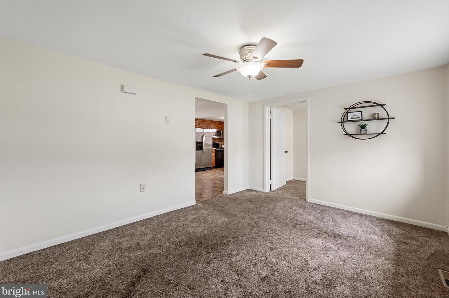 218 4th Ave, Ranson WV  25438-1618 exterior