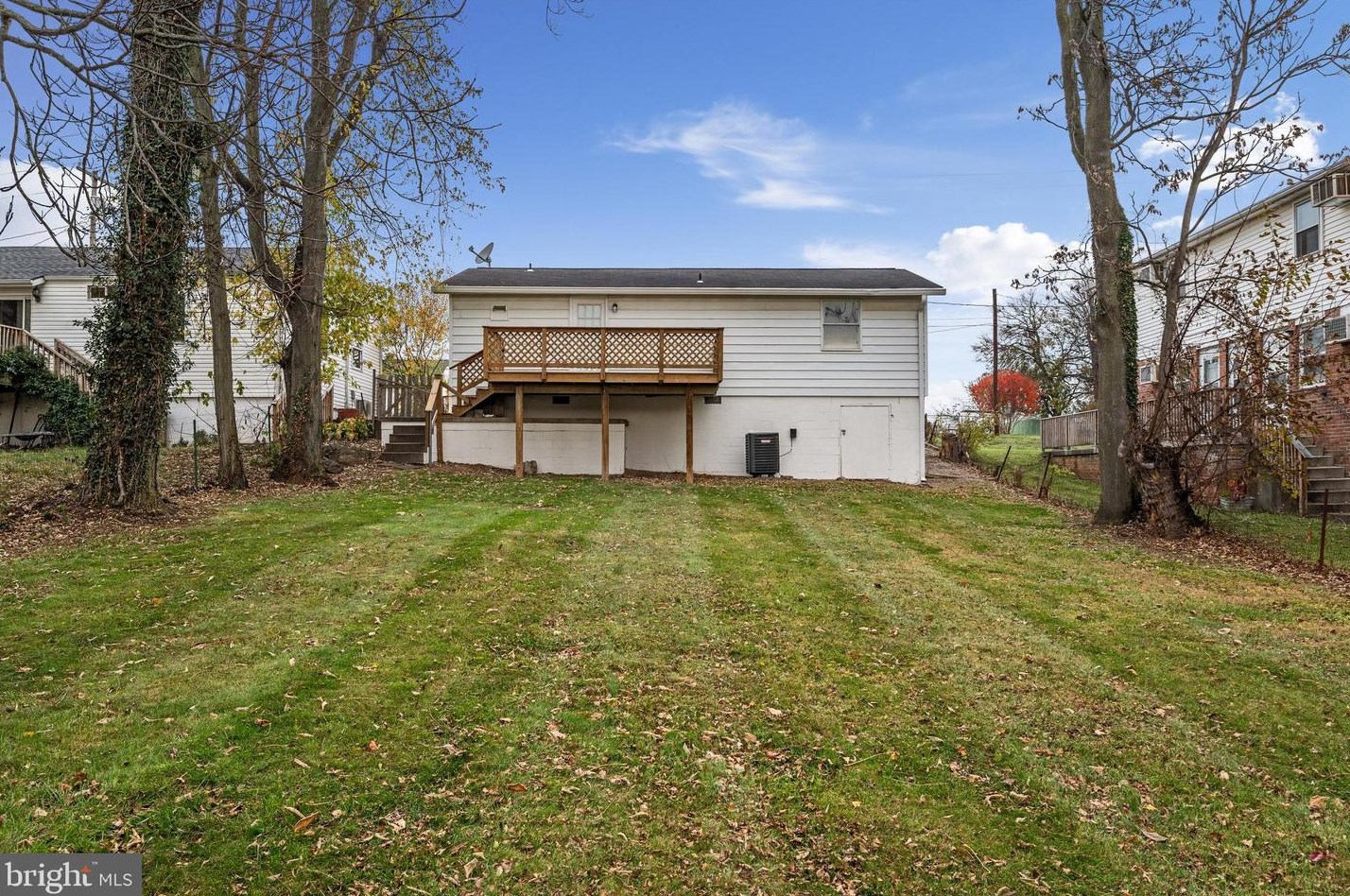 218 4th Ave, Ranson WV  25438-1618 exterior