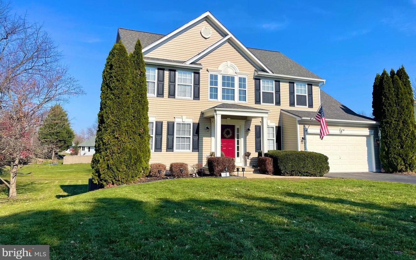 201 Deerfield Dr, Charles Town, WV 25414