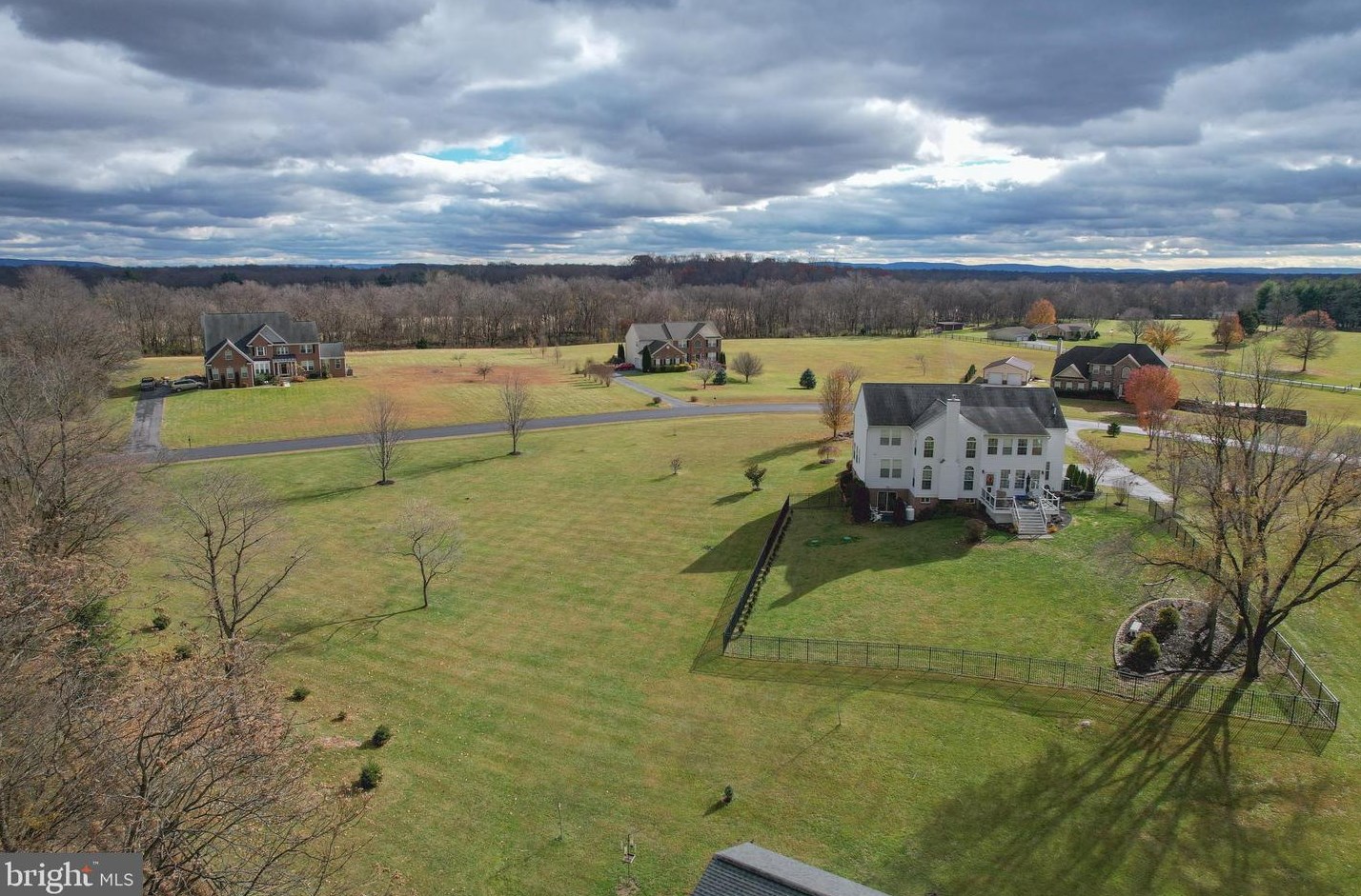 121 Paso Corto Dr, Martinsburg, WV 25430-2884