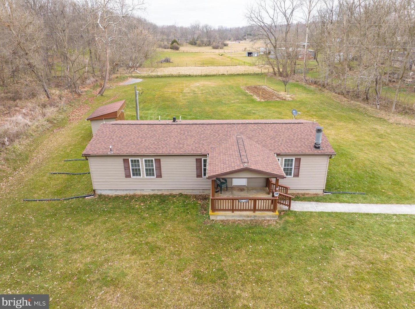 392 Persimmon Ln, Shepherdstown, WV 25443