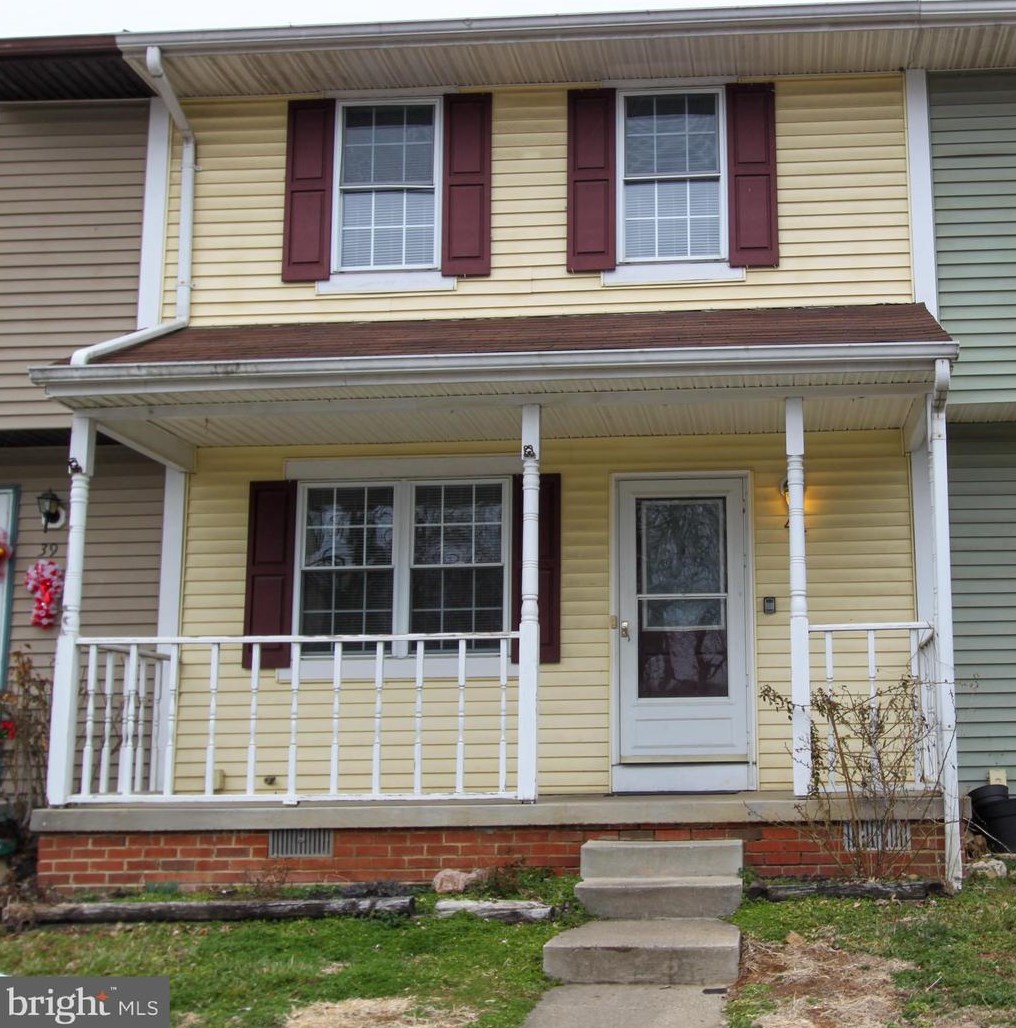 41 Talcon Ct, Charles Town, WV 25414