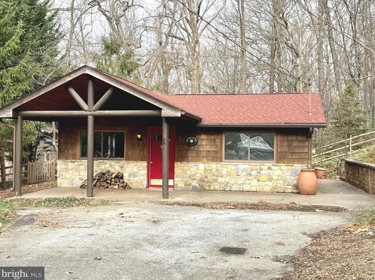 129 Shannondale Rd, Harpers Ferry, WV 25425-6248