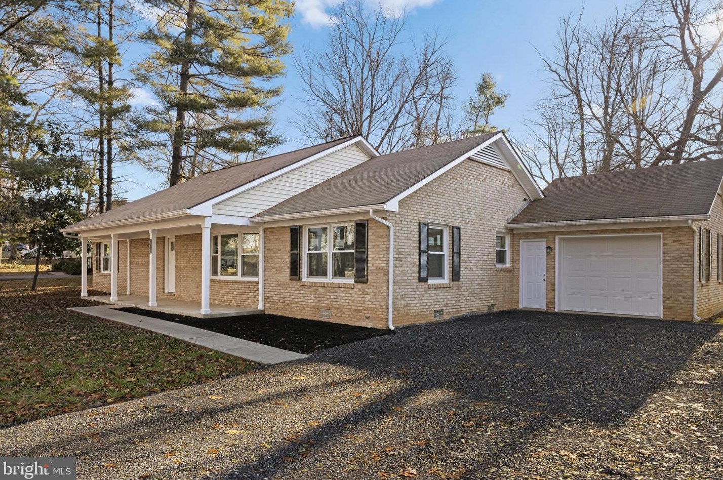 969 Tuscawilla Dr, Charles Town, WV 25414