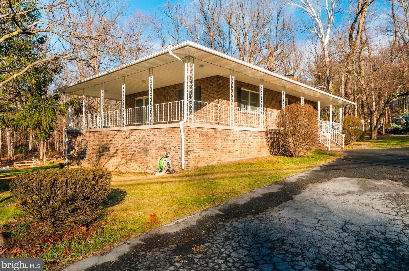 679 Gray Fox Rd, Harpers Ferry, WV 25425