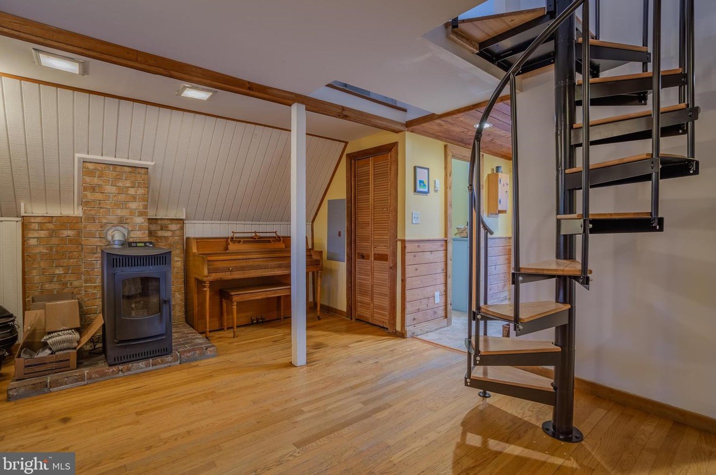 212 River Valley View Dr, Harpers Ferry WV  25425-5061 exterior