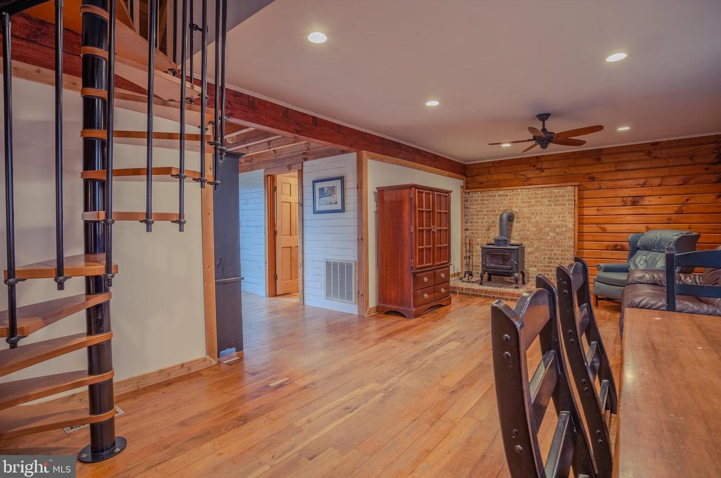 212 River Valley View Dr, Harpers Ferry WV  25425-5061 exterior