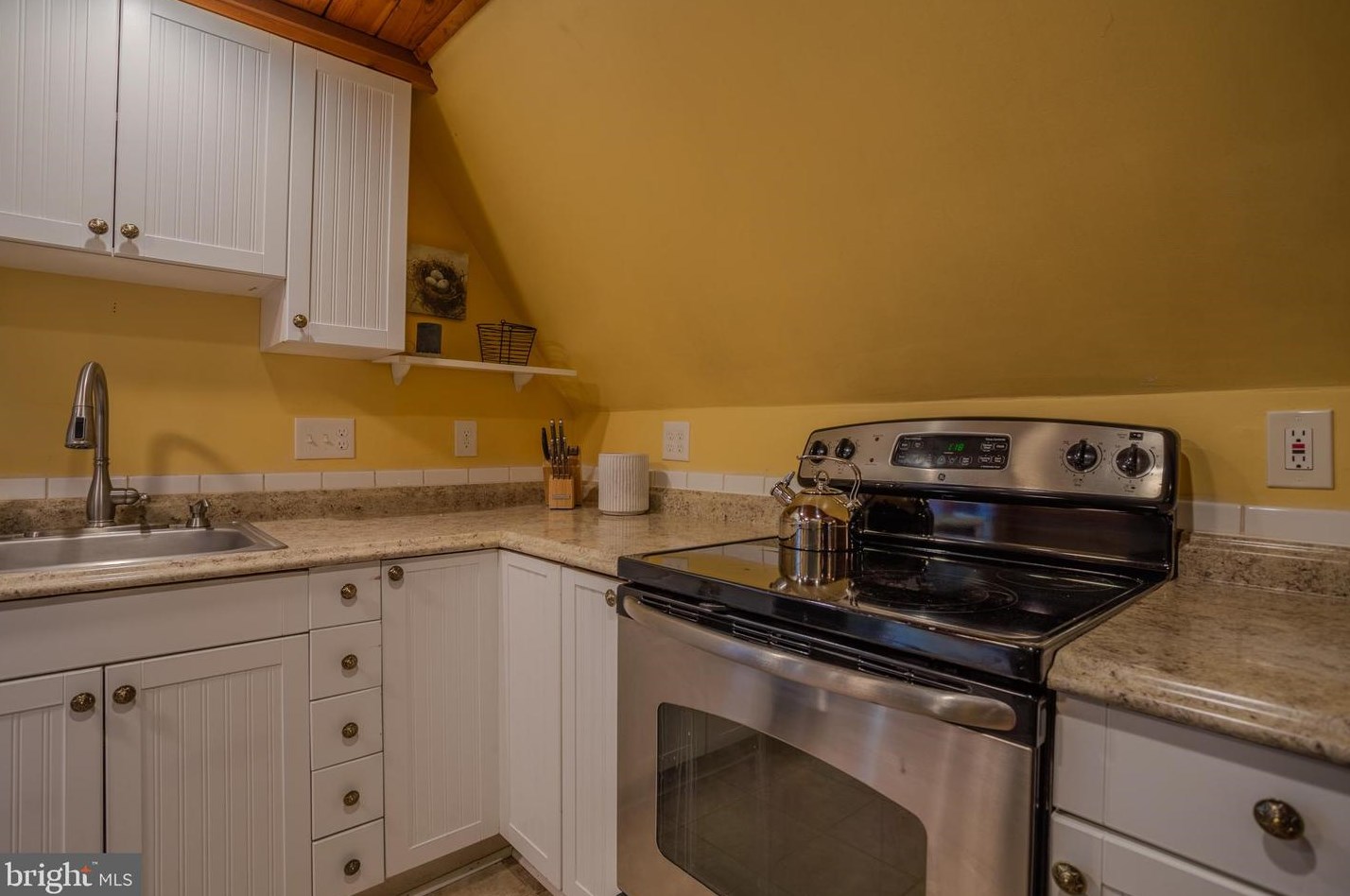 212 River Valley View Dr, Harpers Ferry WV  25425-5061 exterior