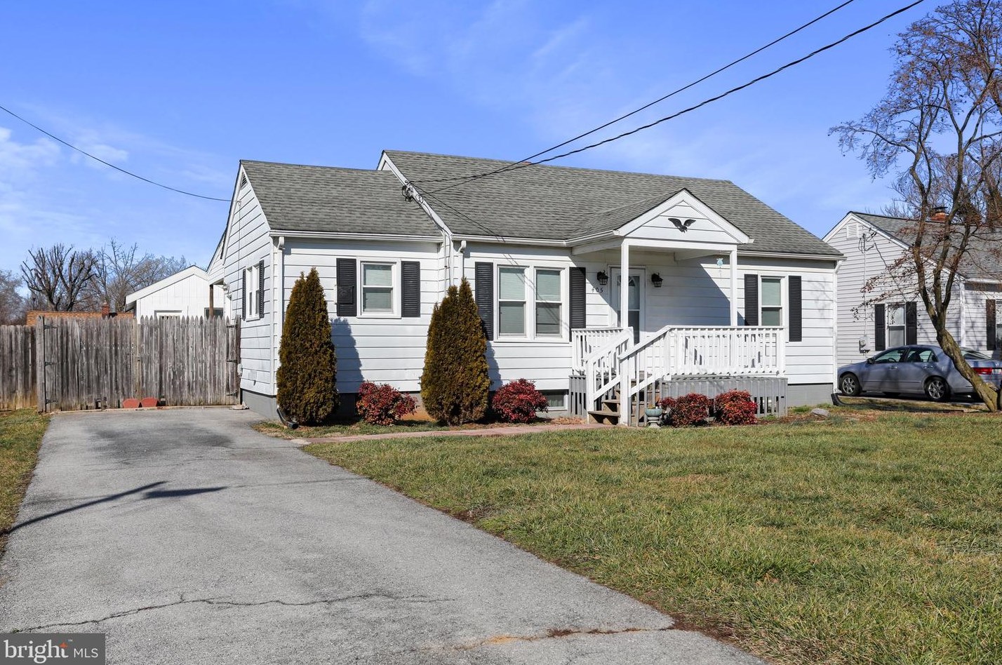 405 7th Ave, Ranson WV  25438-1759 exterior