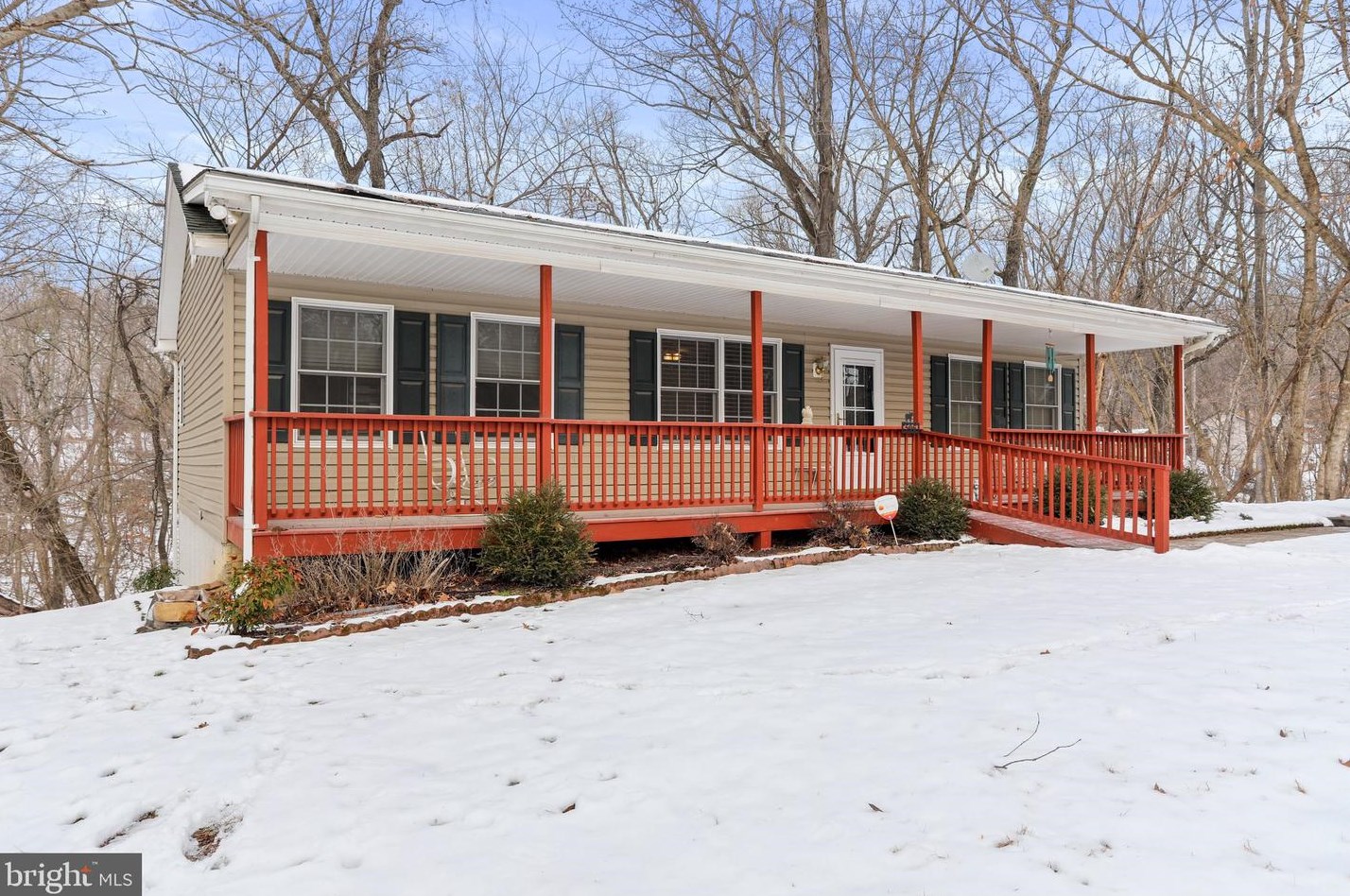 506 Maple Ridge Ln, Harpers Ferry, WV 25425