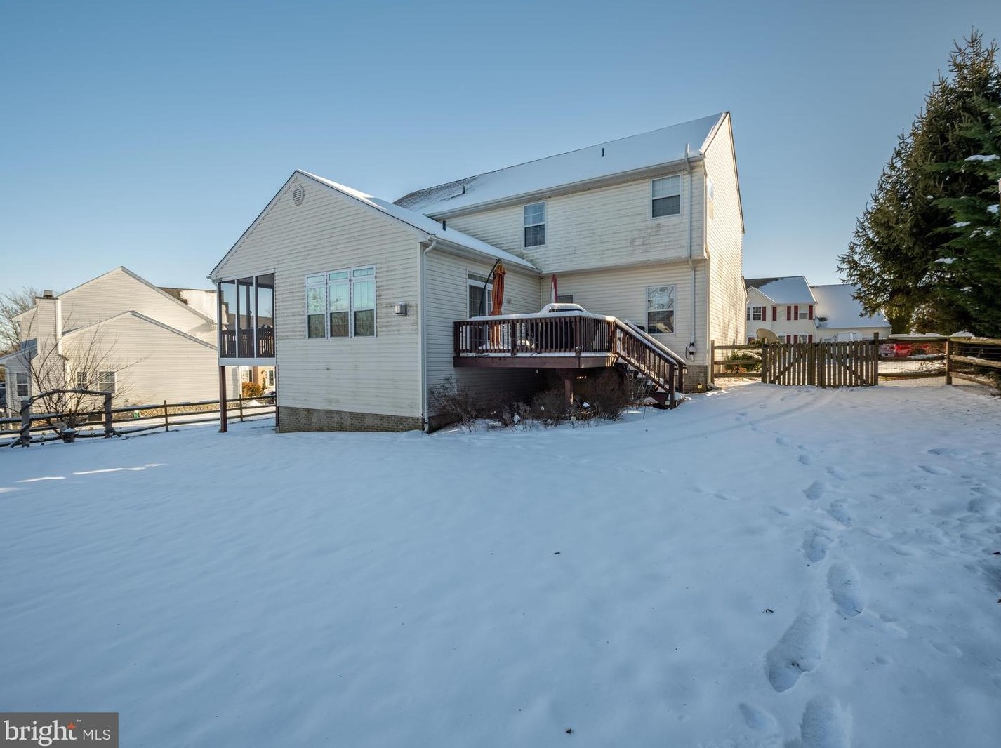 41 Cypress Point Ct, Charles Town WV  25414-3928 exterior