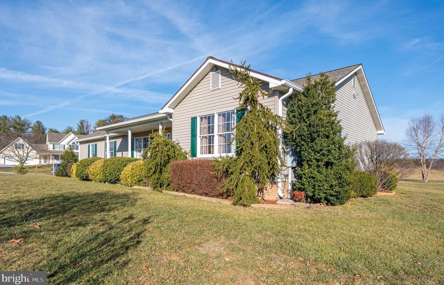 18 Whispering Pines Way, Harpers Ferry, WV 25425