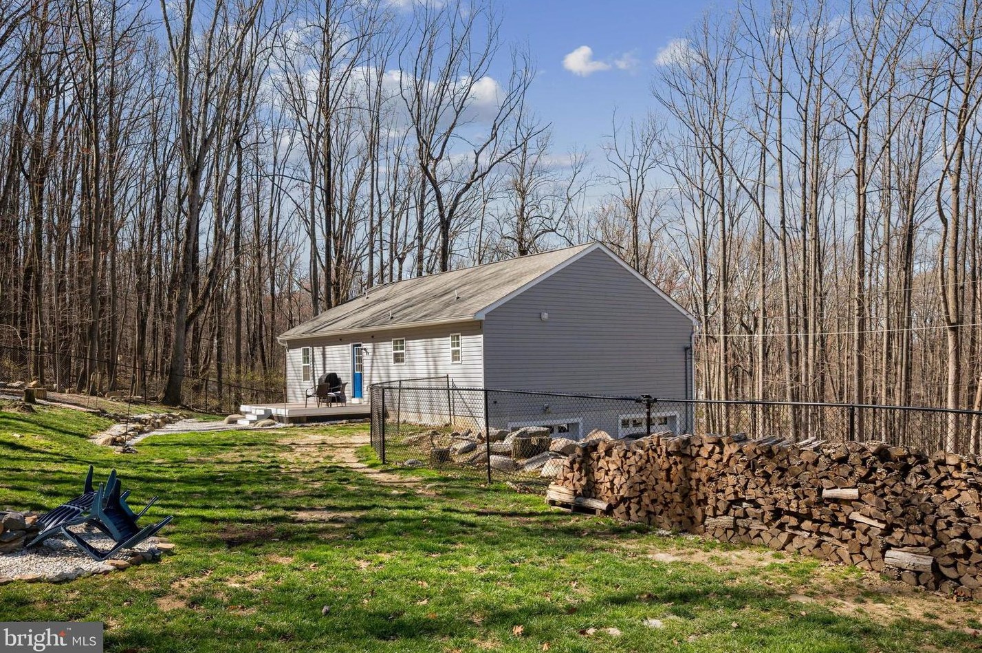 960 Rolling Ln, Harpers Ferry, WV 25425