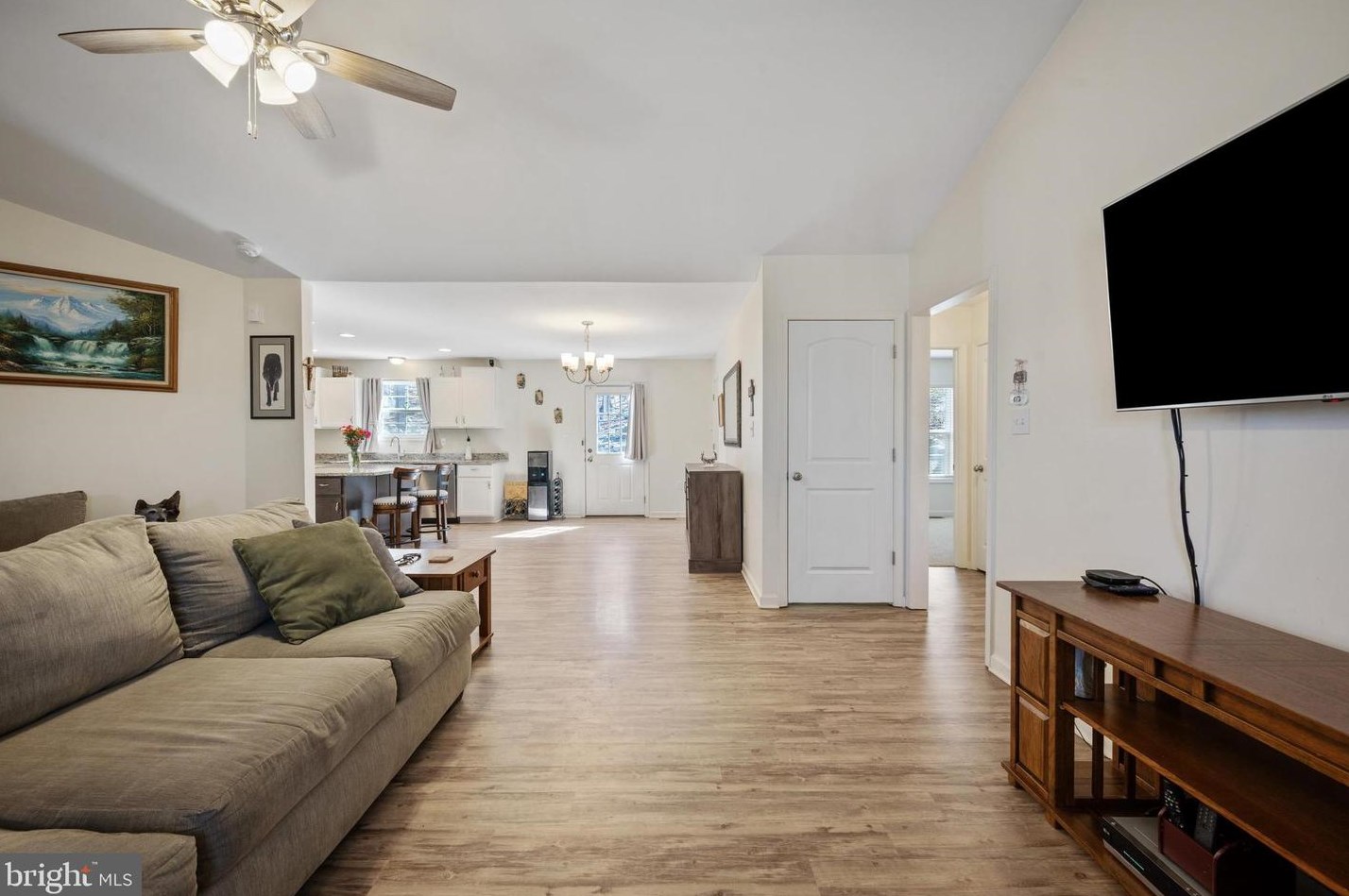 960 Rolling Ln, Harpers Ferry WV 25425-4550 exterior