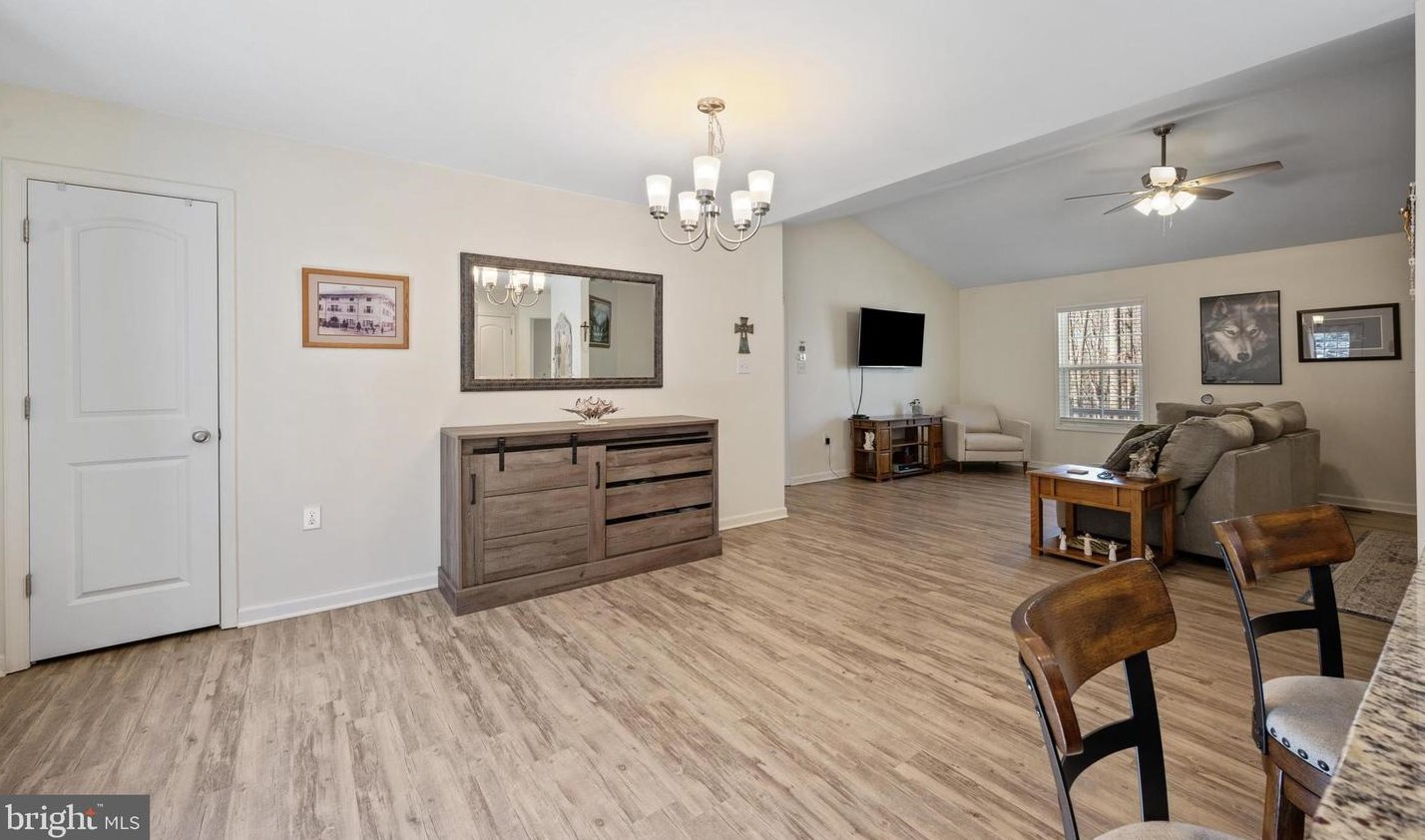 960 Rolling Ln, Harpers Ferry WV 25425-4550 exterior