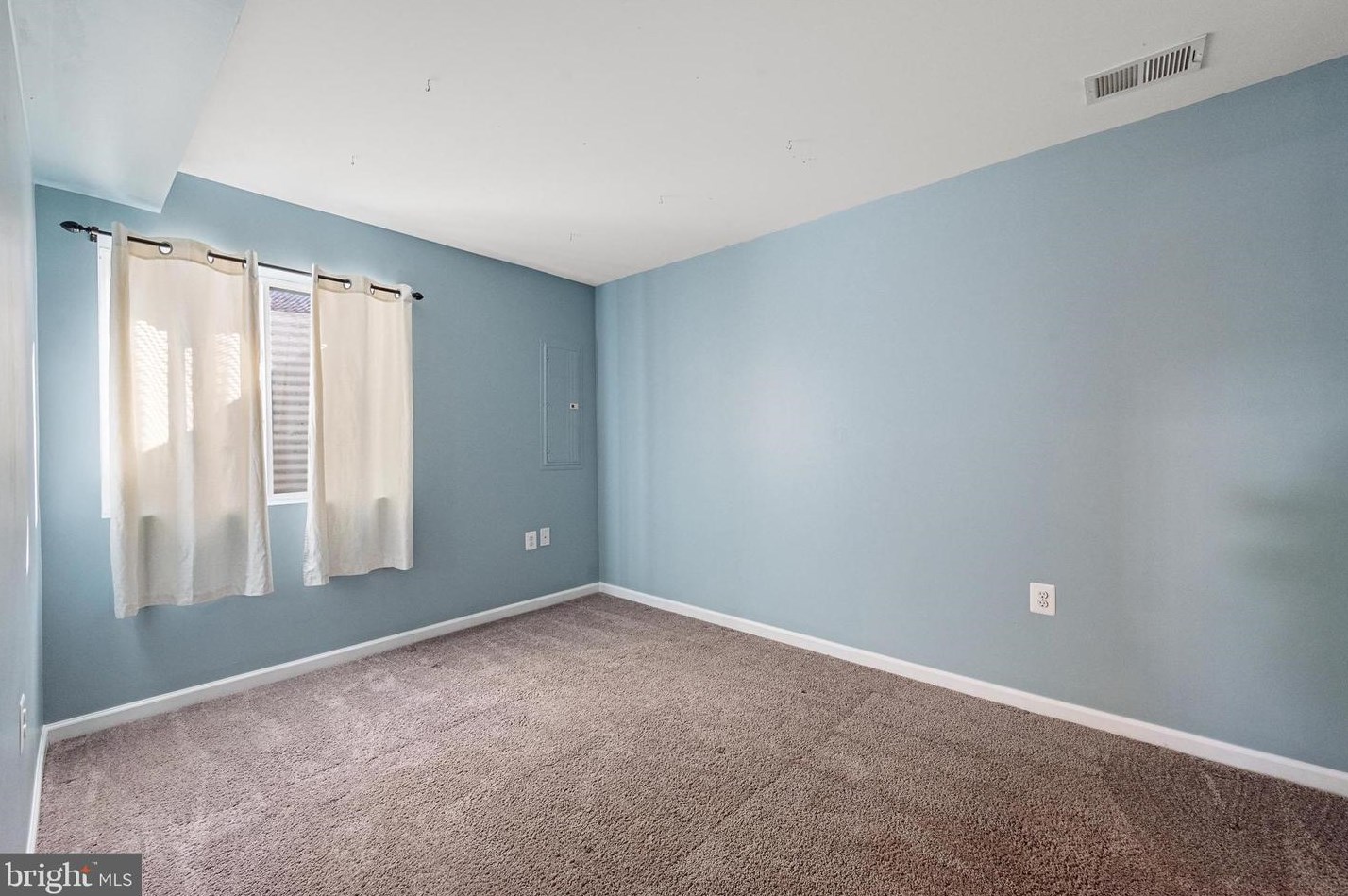 157 Burberry Ln, Charles Town WV  25414-5647 exterior