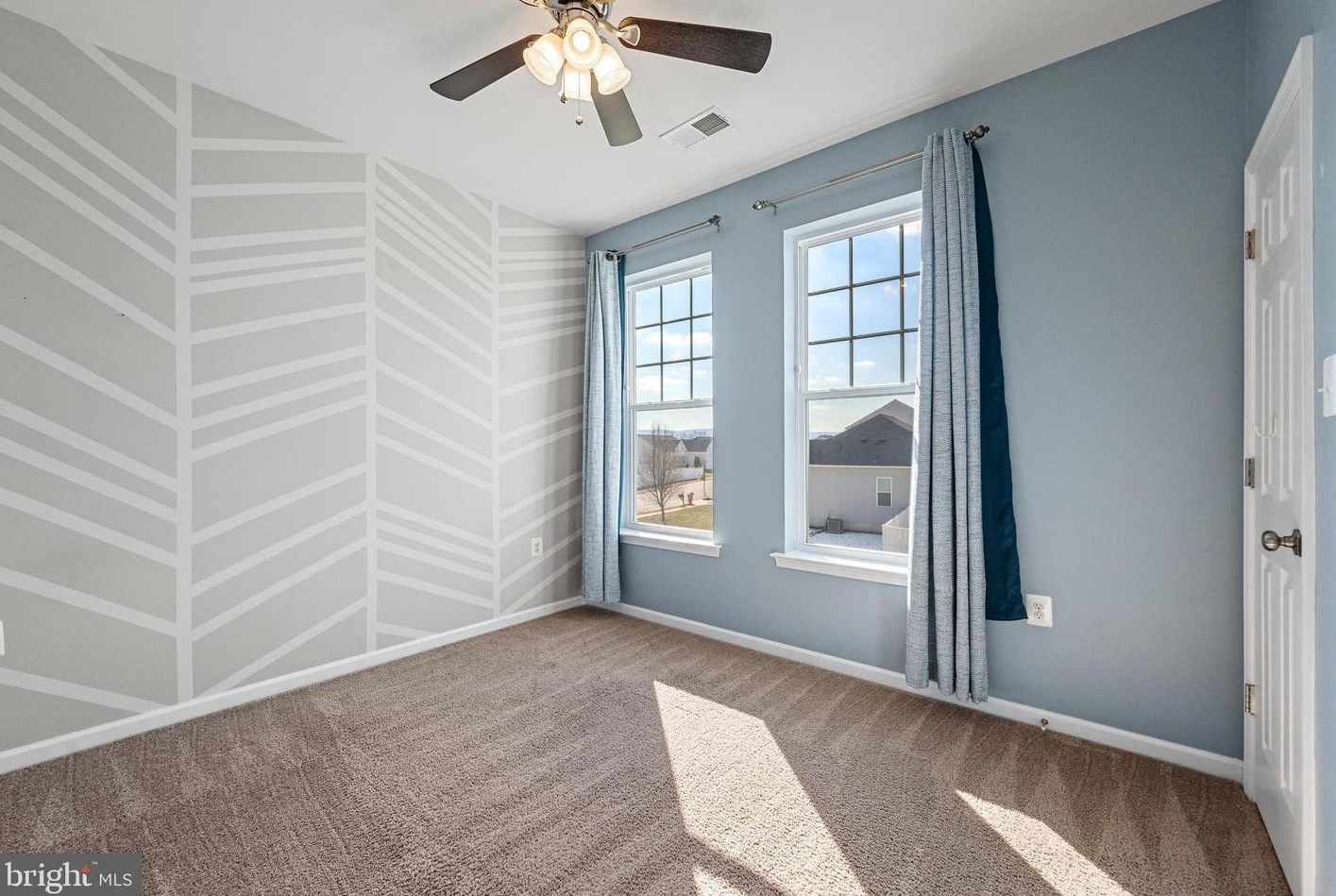 157 Burberry Ln, Charles Town WV  25414-5647 exterior