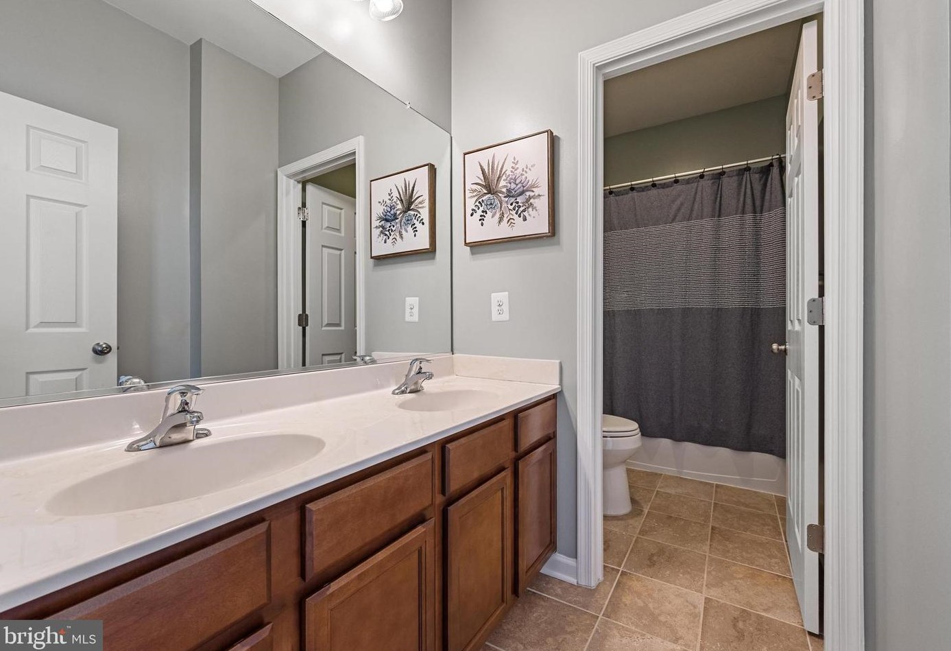 157 Burberry Ln, Charles Town WV  25414-5647 exterior