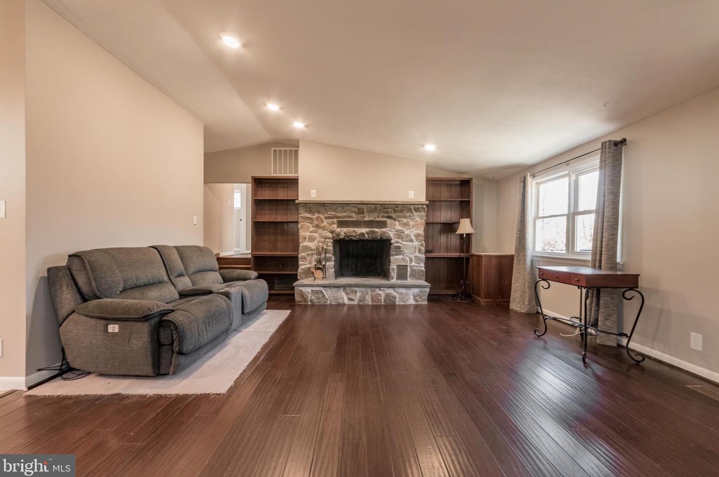 48 Old Field Ln, Harpers Ferry, WV 25425