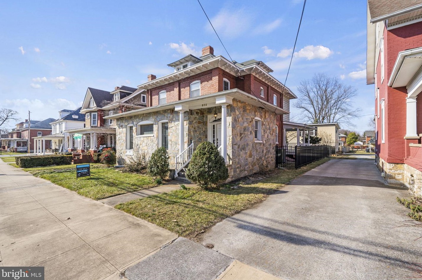 532 Washington St, Charles Town, WV 25414-1089