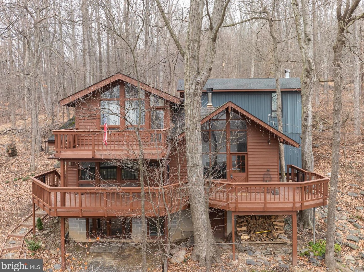 146 Cub Ln, Harpers Ferry, WV 25425