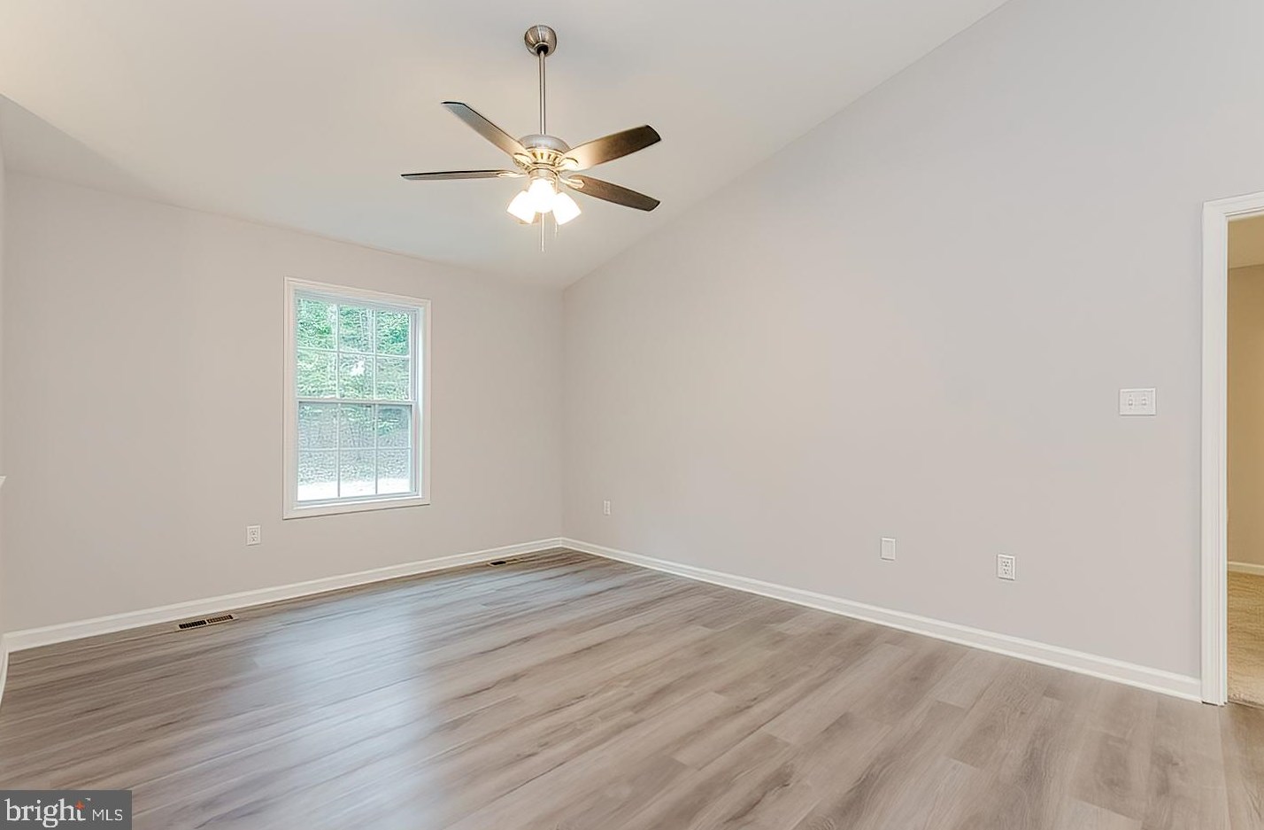 143 Kelly Dr, Harpers Ferry WV 25425-4663 exterior