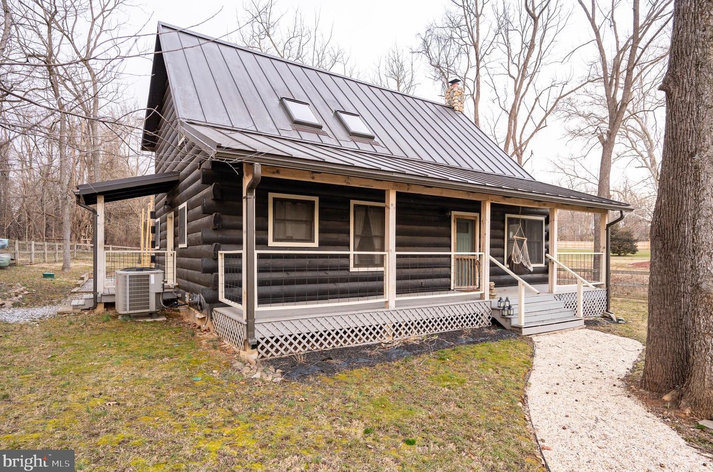 20 Riverside Dr, Harpers Ferry, WV 25425-5761