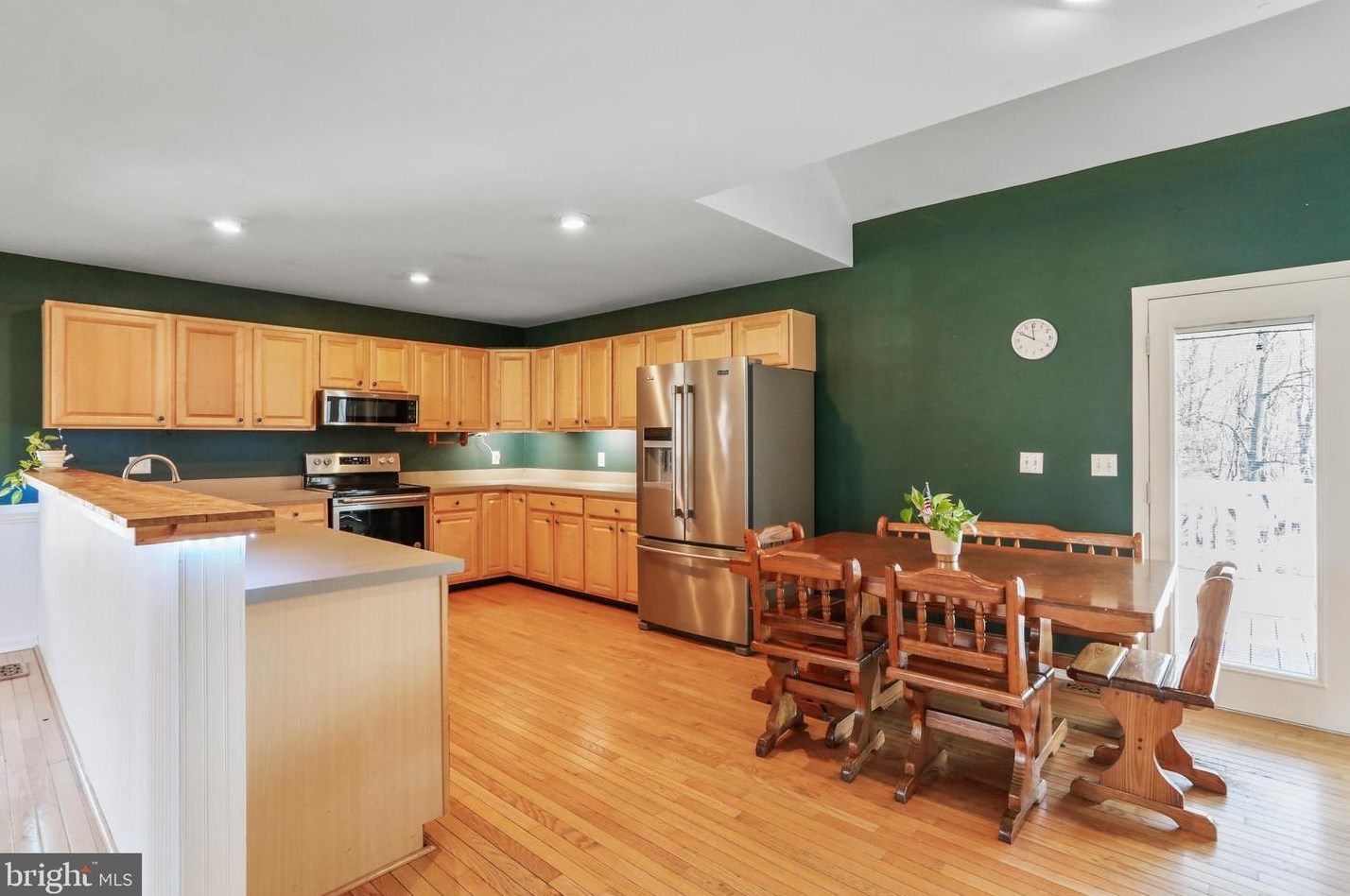 126 Marcum Ln, Harpers Ferry WV  25425-4529 exterior