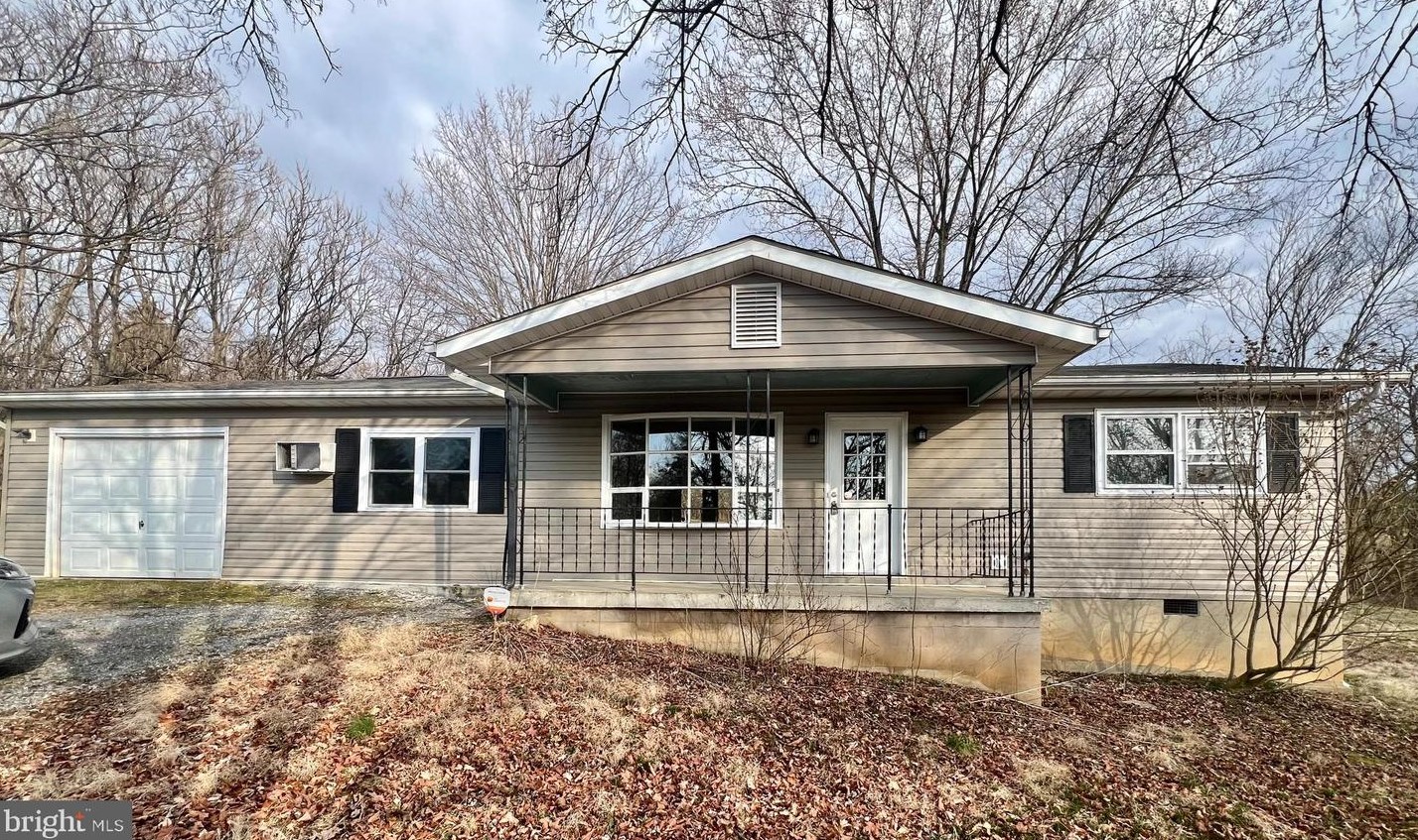 1716 Hidden Hollow Dr, Martinsburg, WV 25430