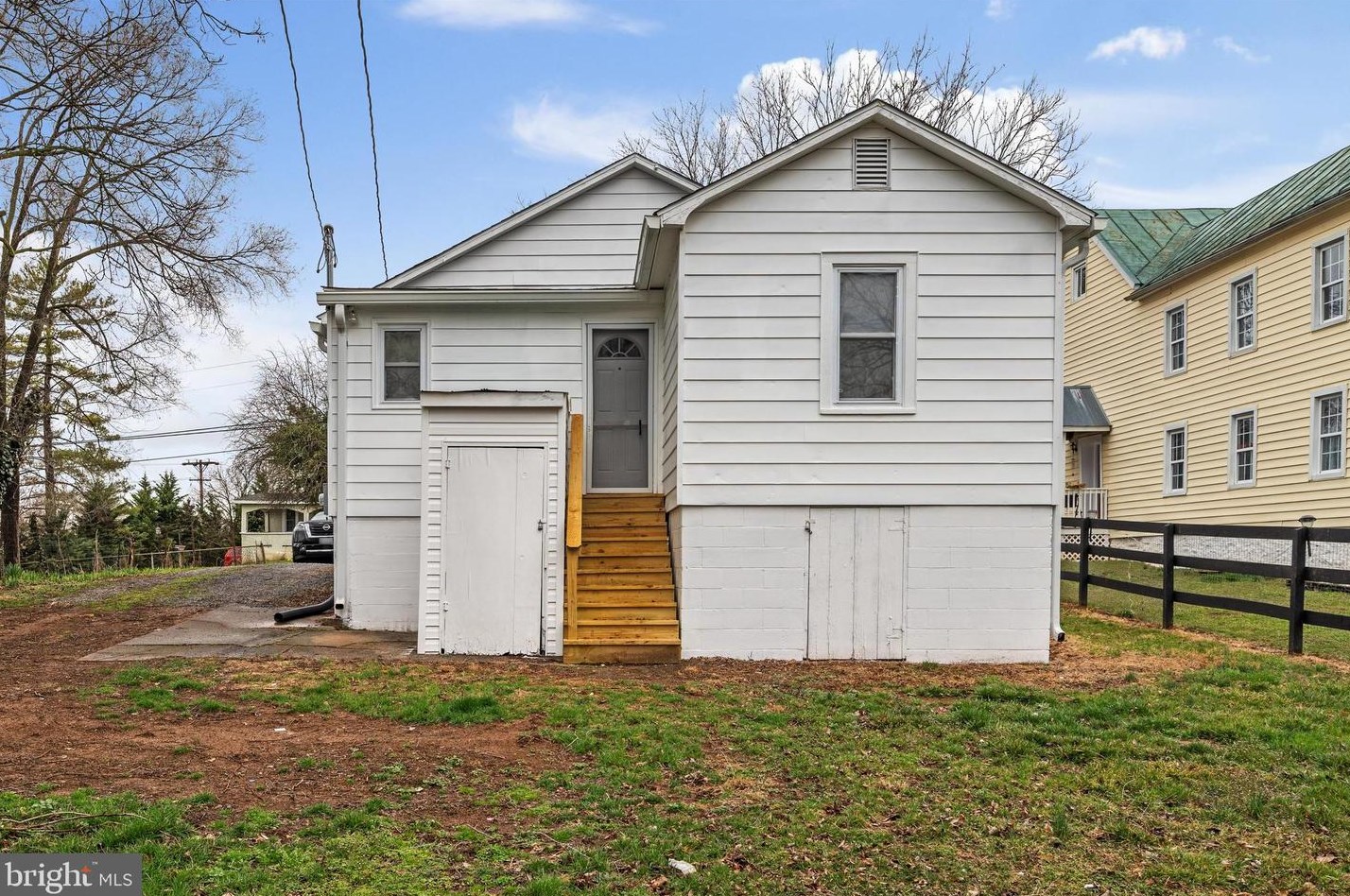 315 W North St, Charles Town, WV 25414