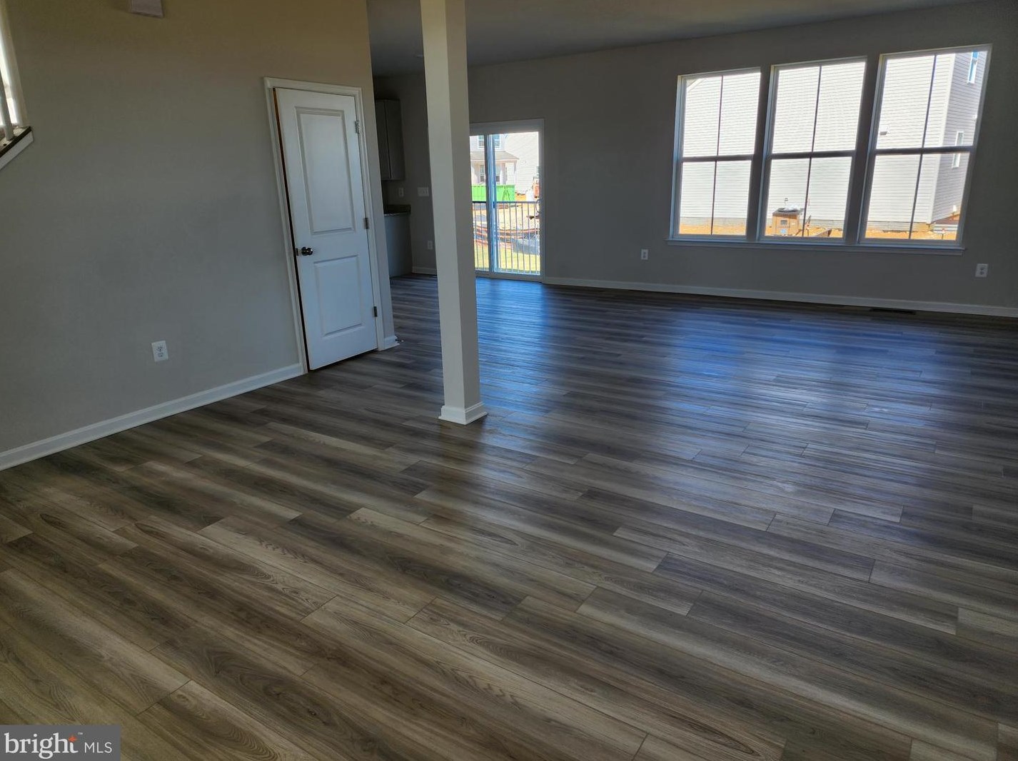 946 Barksdale Dr, Charles Town, WV 25414
