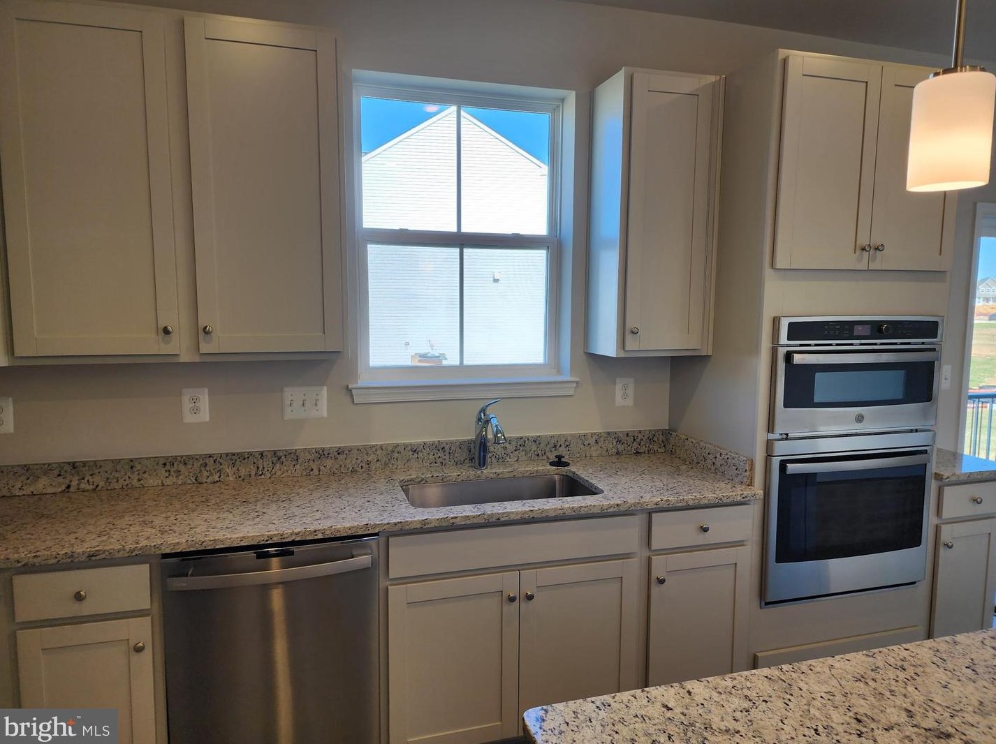 946 Barksdale Dr, Charles Town WV  25414-5619 exterior