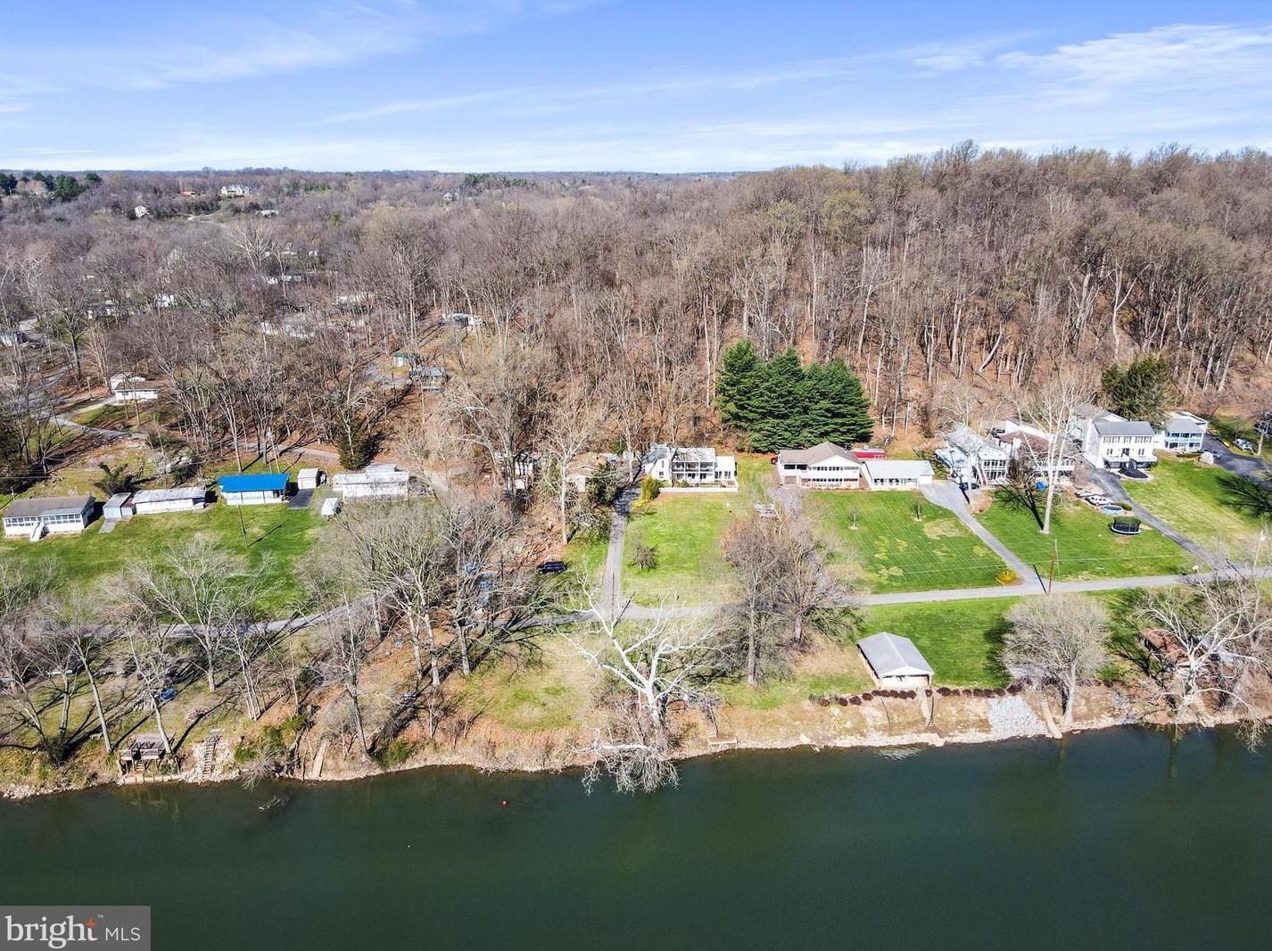 33 Mason Dr, Harpers Ferry WV 25425-4079 exterior