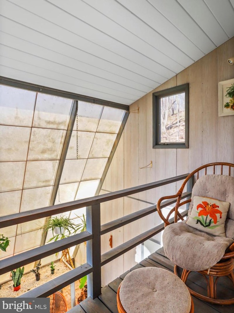 33 Mason Dr, Harpers Ferry WV 25425-4079 exterior