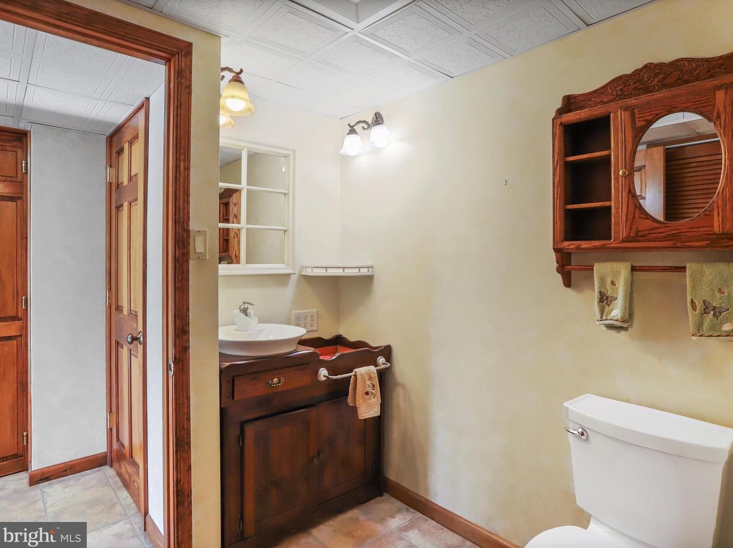 33 Mason Dr, Harpers Ferry WV 25425-4079 exterior