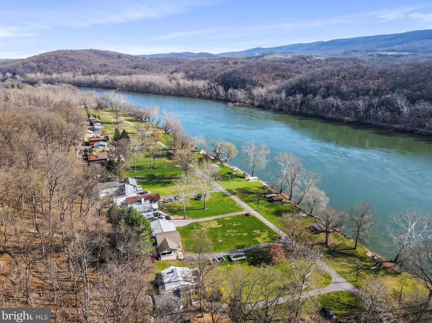 33 Mason Dr, Harpers Ferry WV 25425-4079 exterior