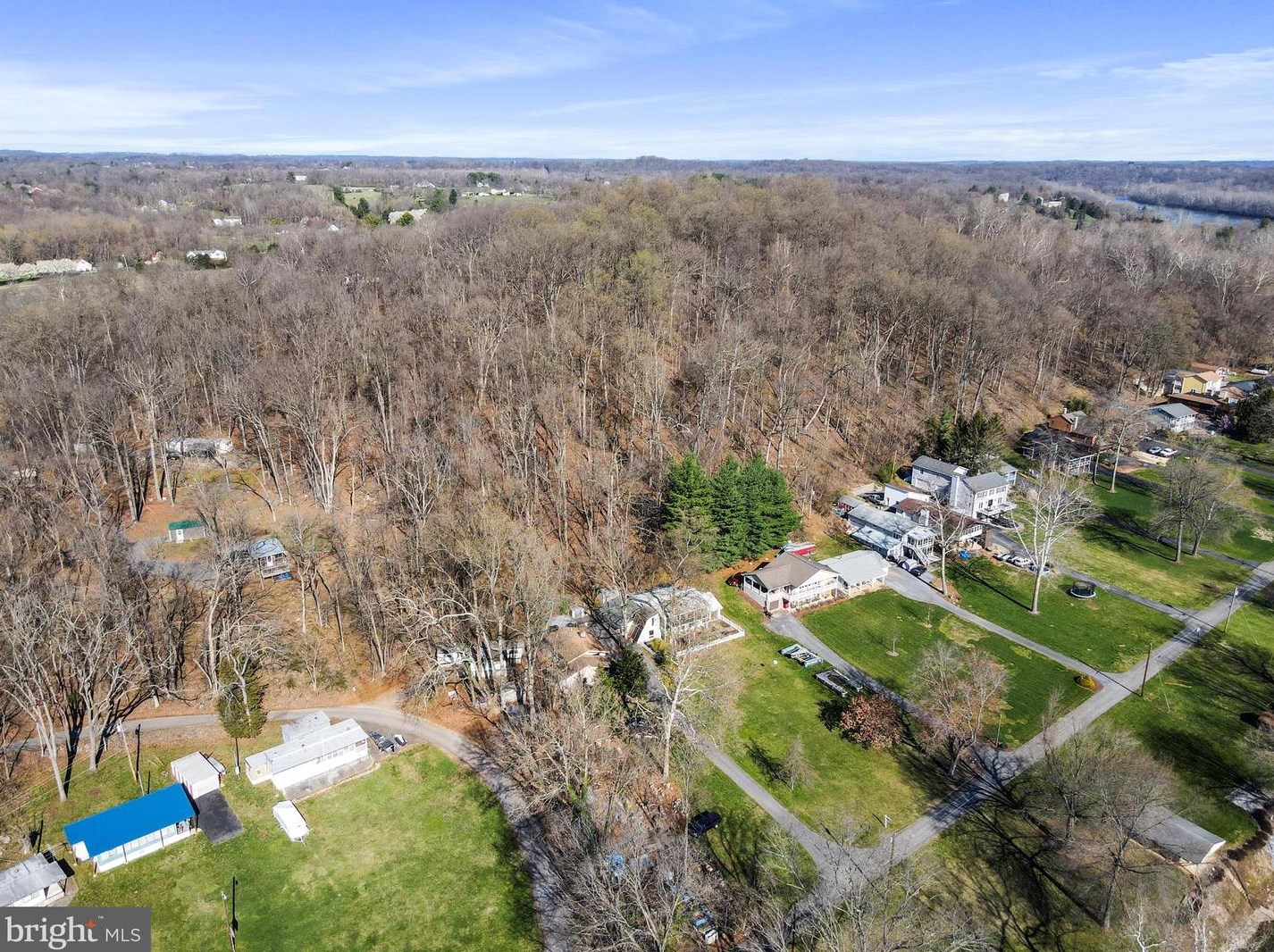 33 Mason Dr, Harpers Ferry WV 25425-4079 exterior