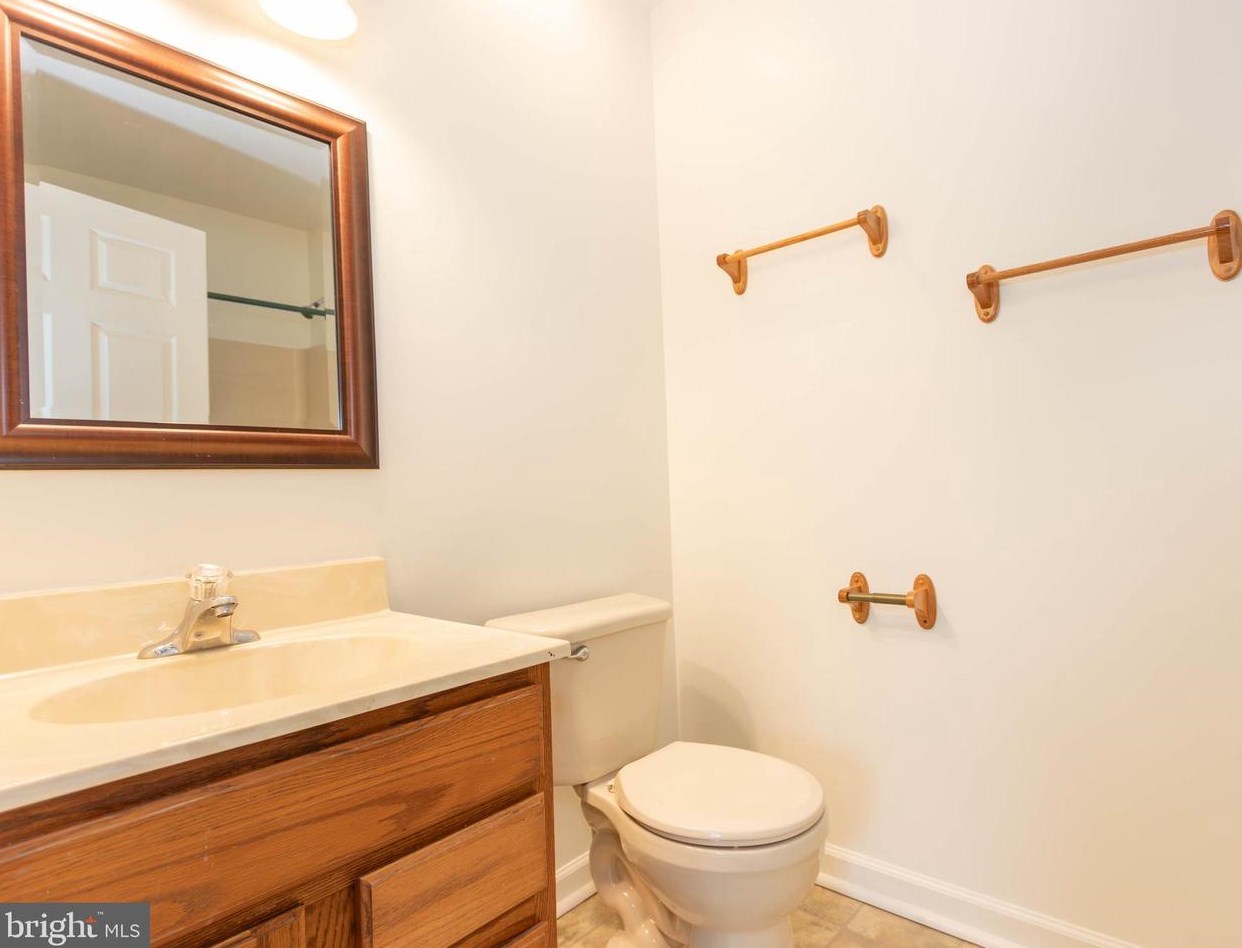 113 Maple Ave, Charles Town WV 25414-1725 exterior