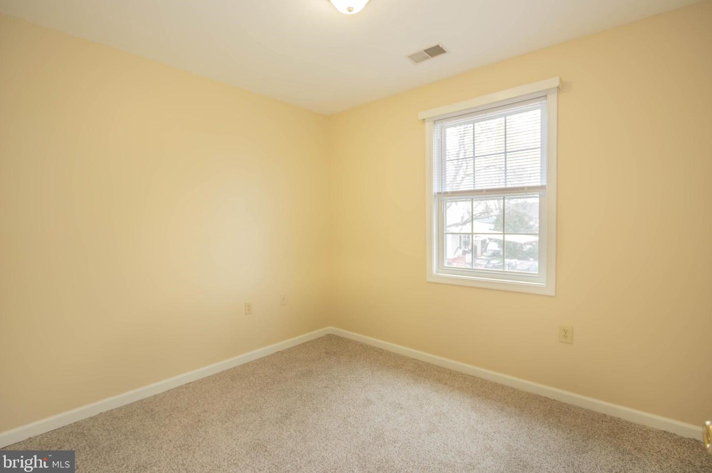 113 Maple Ave, Charles Town WV 25414-1725 exterior