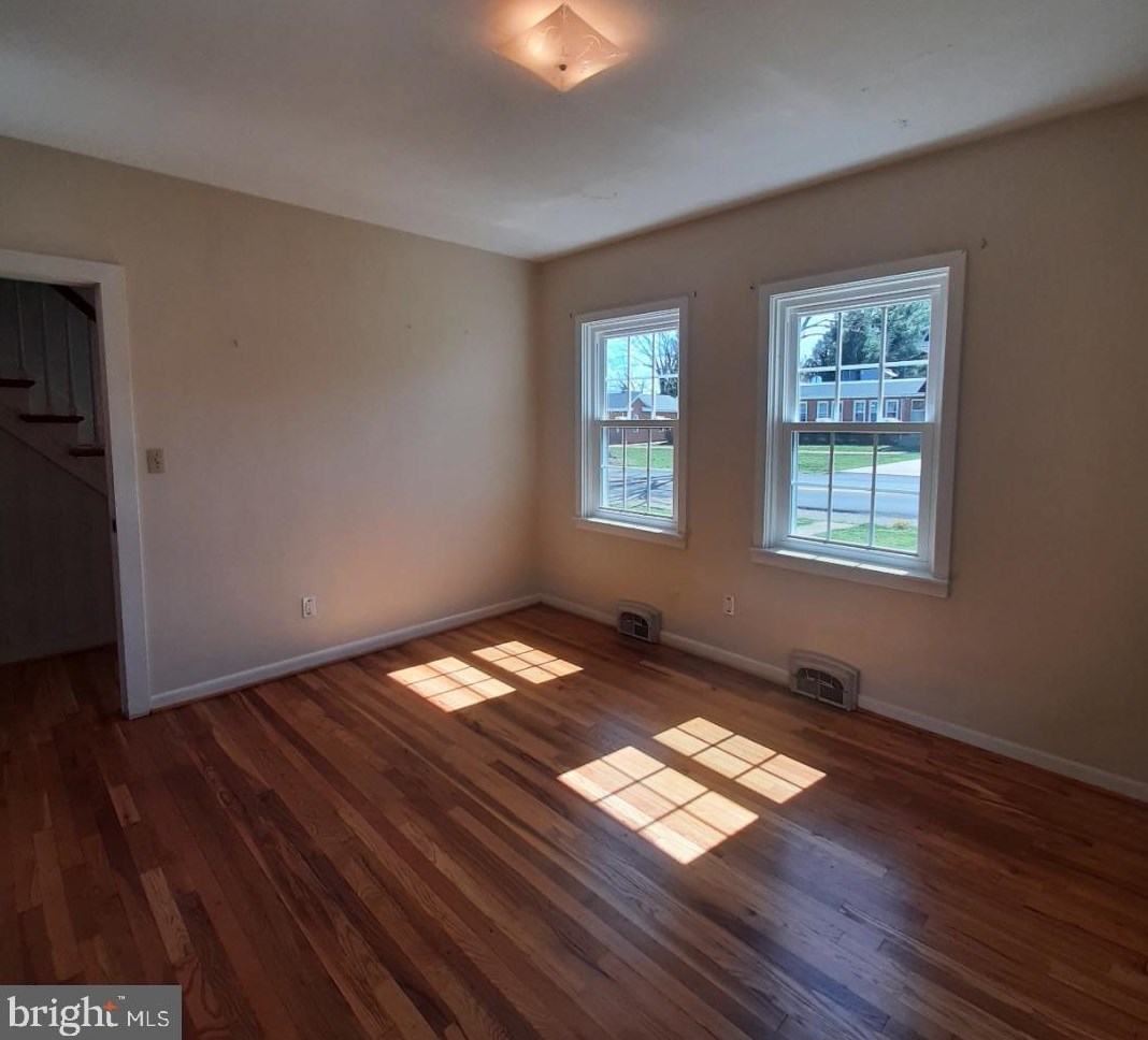 83 Minden St, Shepherdstown WV  25443-4720 exterior