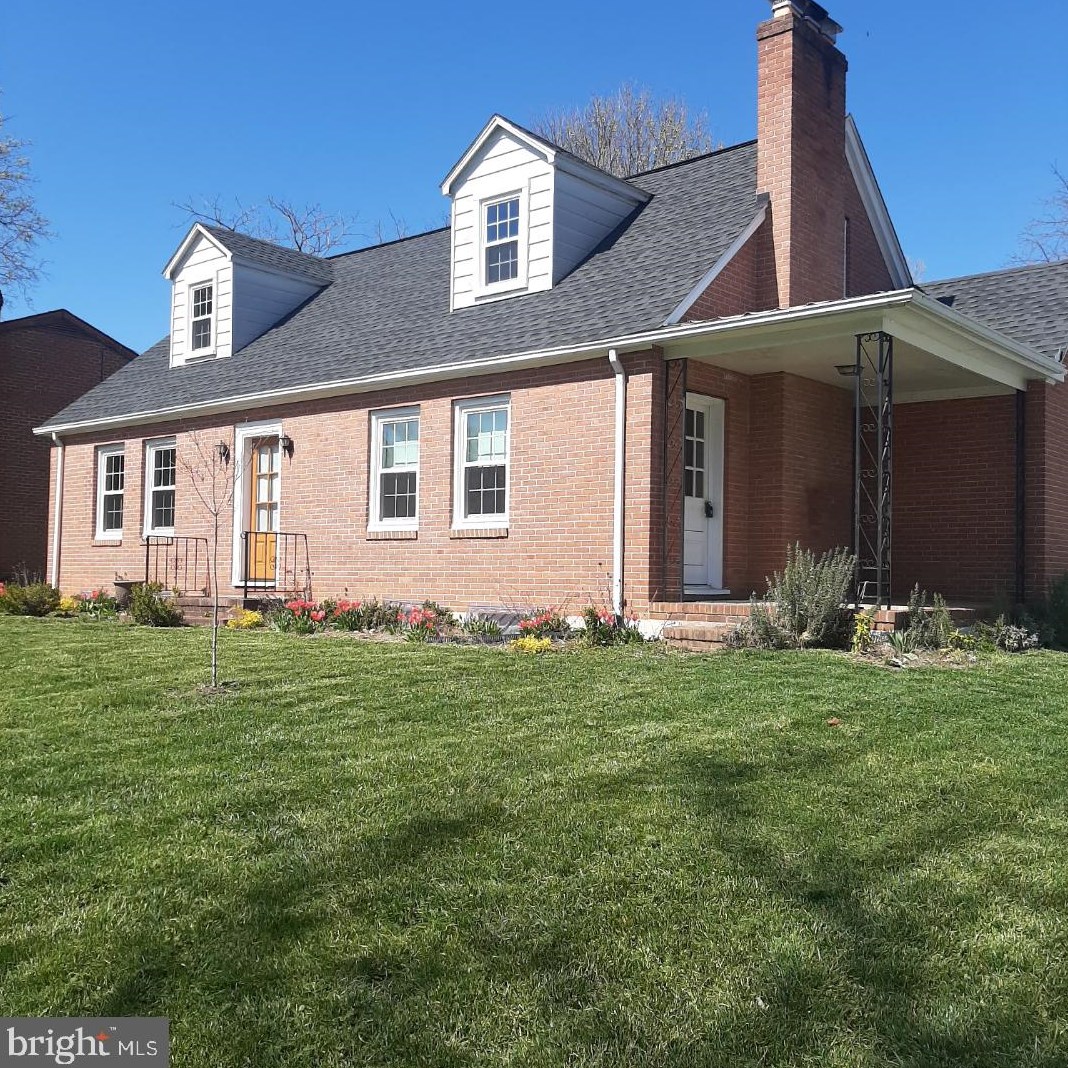 83 Minden St, Shepherdstown WV  25443-4720 exterior