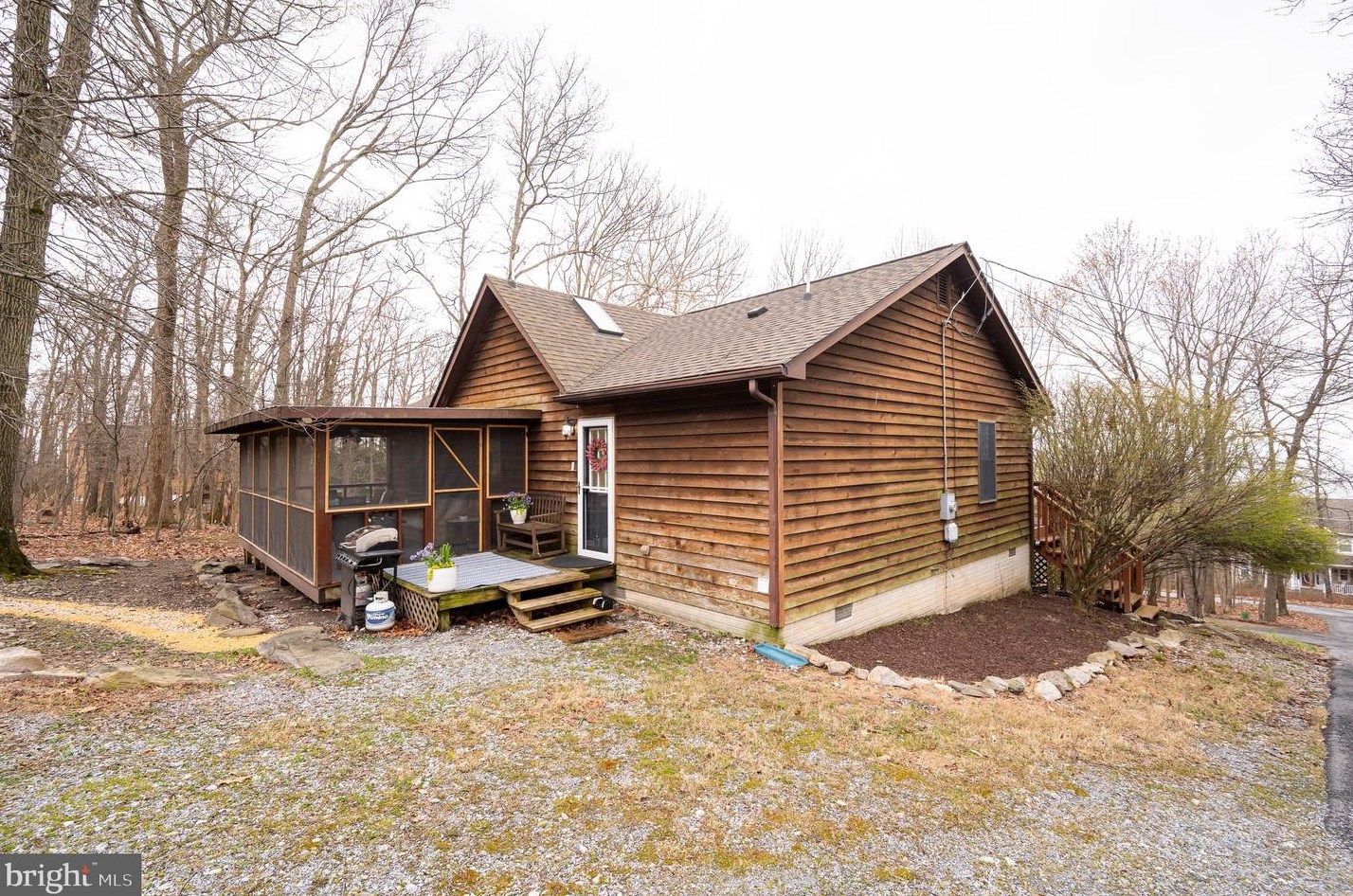 856 Skyline Trl, Harpers Ferry WV  25425-5576 exterior