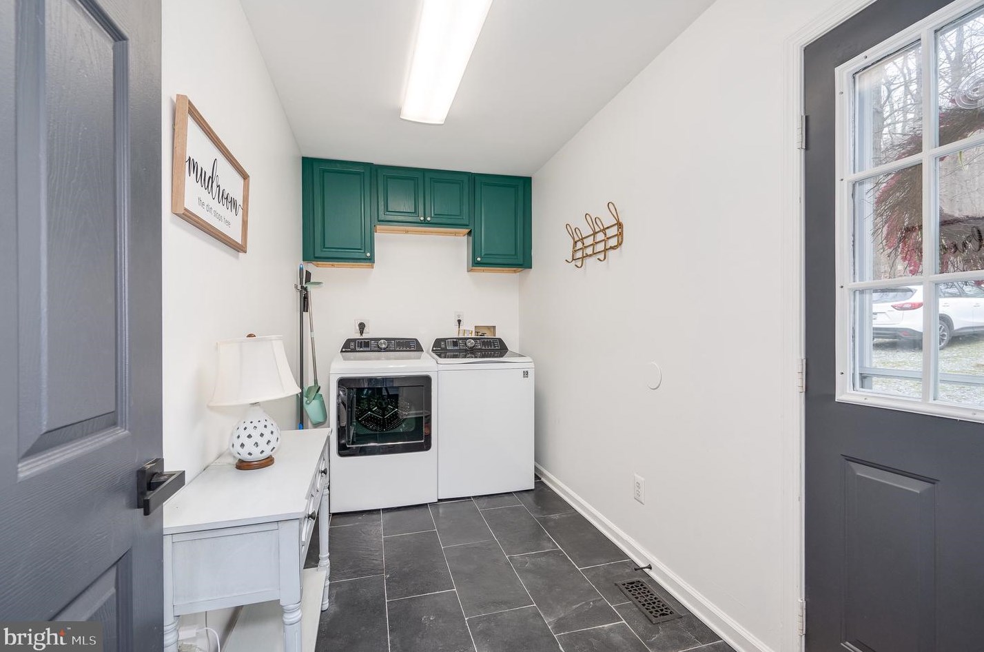 856 Skyline Trl, Harpers Ferry WV  25425-5576 exterior