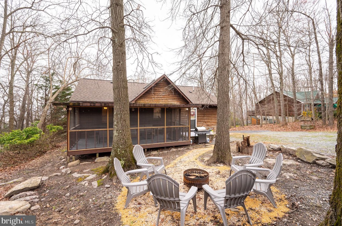 856 Skyline Trl, Harpers Ferry WV  25425-5576 exterior