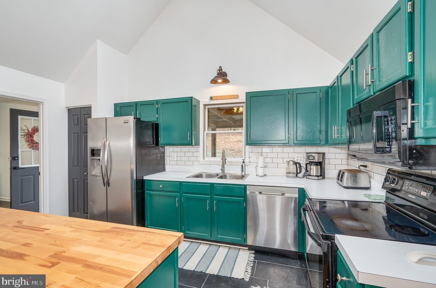 856 Skyline Trl, Harpers Ferry WV  25425-5576 exterior