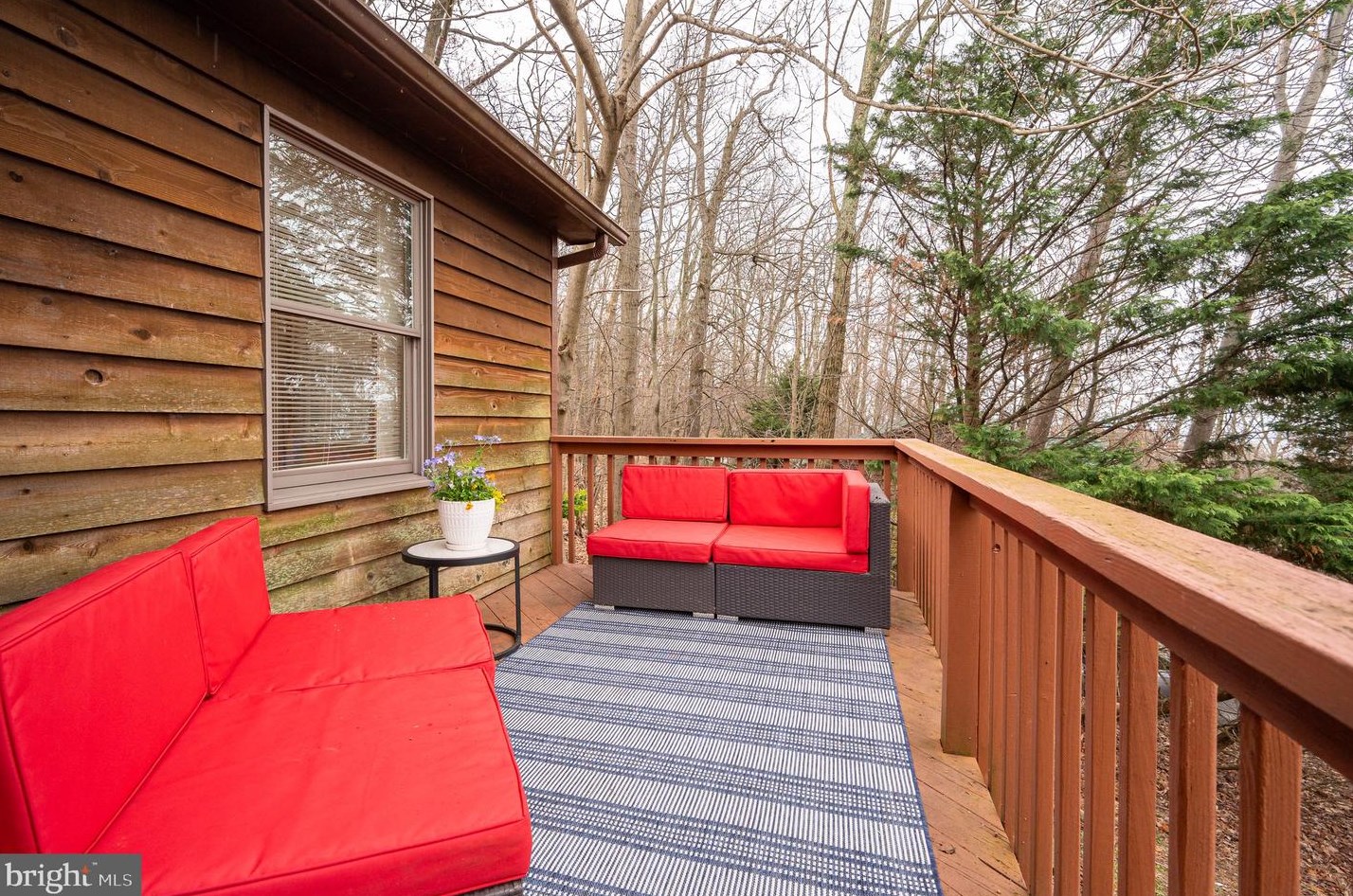 856 Skyline Trl, Harpers Ferry WV  25425-5576 exterior