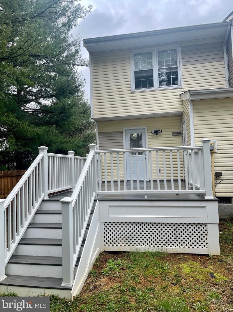 19 Swallow Ct, Charles Town WV  25414-4883 exterior