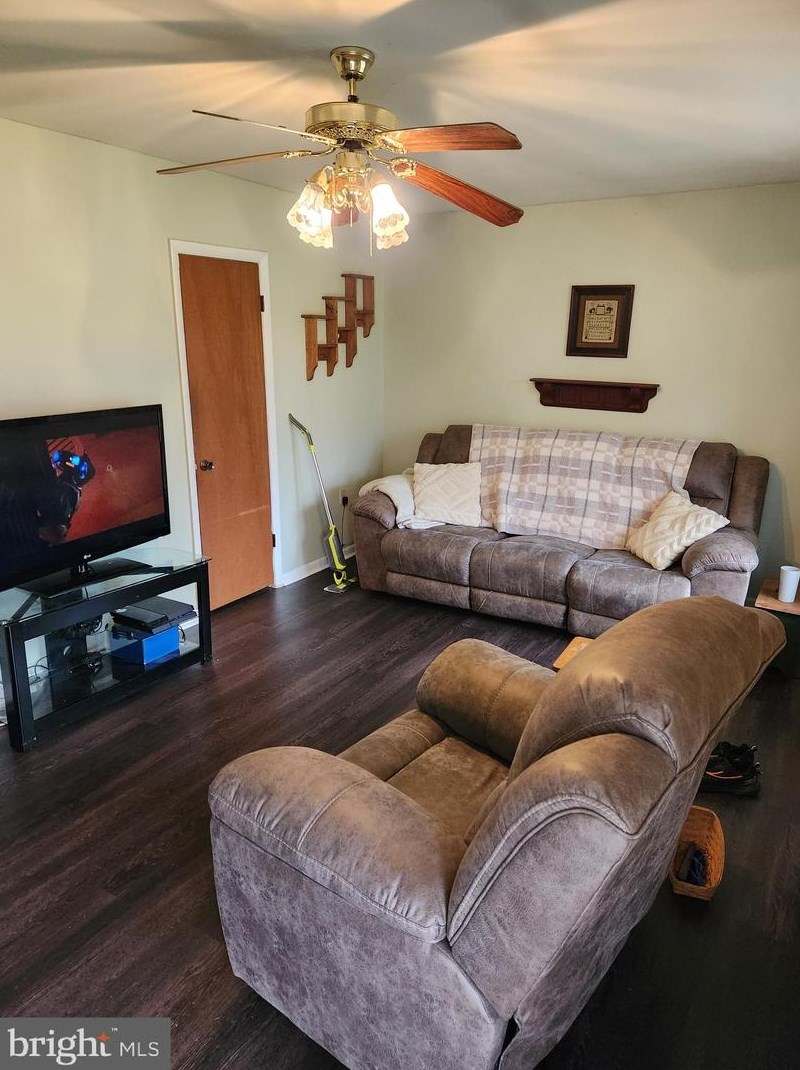 64 Shady Oak Ln, Martinsburg, WV 25430