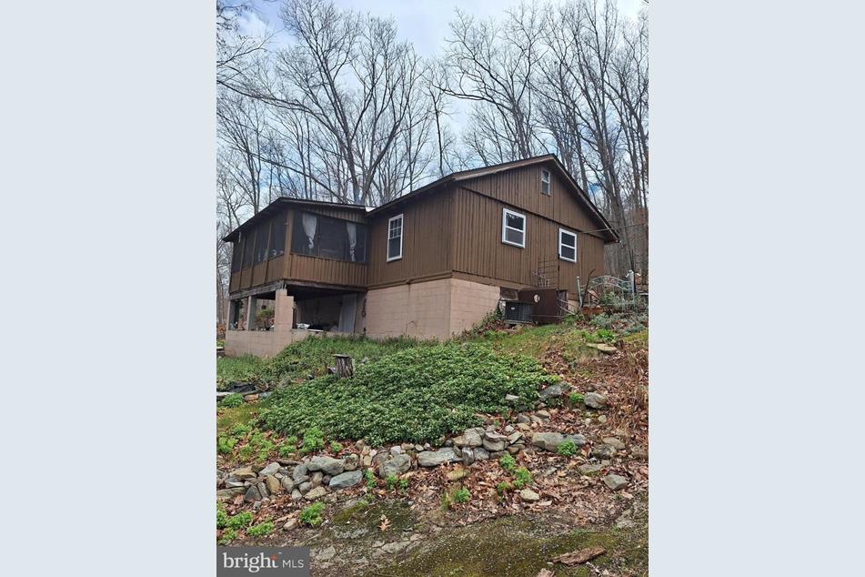 964 Valley View Rd, Harpers Ferry, WV 25425 MLS WVJF2011516