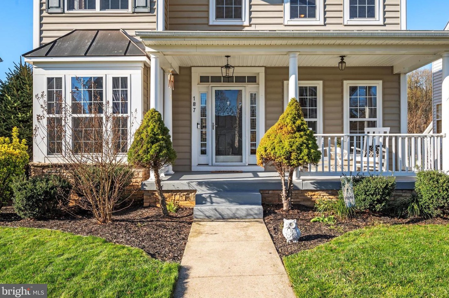 187 Colonial Dr, Charles Town WV  25414-4498 exterior